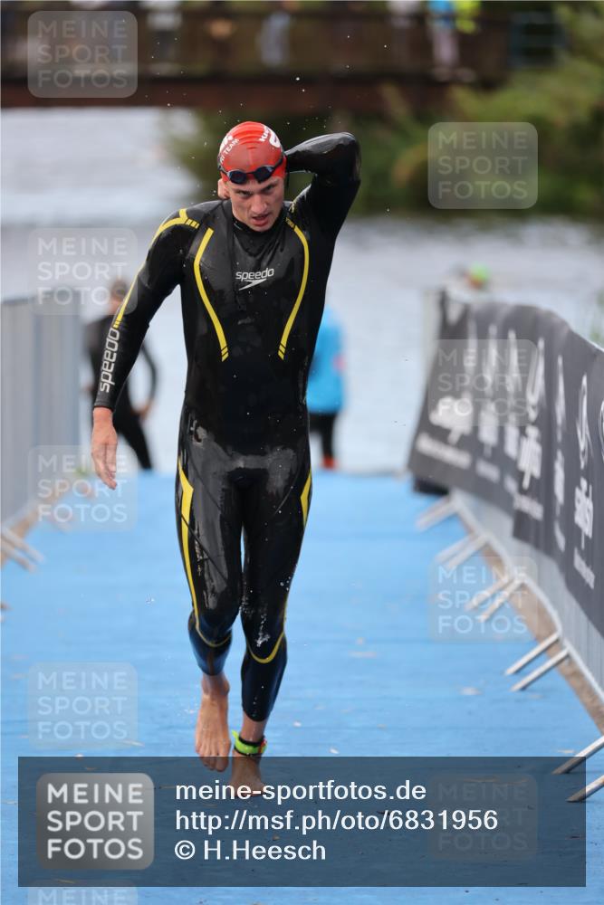 25.08.2024 - Elbe Triathlon Hamburg H.Heesch http://msf.ph/oto/6831956 25.08.2024 08:30:19 Schwimmen 37, 82 meine-sportfotos.de