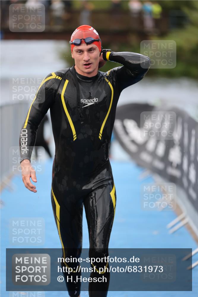 25.08.2024 - Elbe Triathlon Hamburg H.Heesch http://msf.ph/oto/6831973 25.08.2024 08:30:20 Schwimmen 37, 82 meine-sportfotos.de