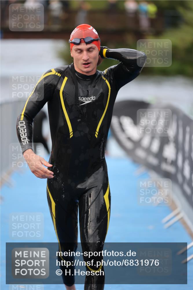 25.08.2024 - Elbe Triathlon Hamburg H.Heesch http://msf.ph/oto/6831976 25.08.2024 08:30:20 Schwimmen 37, 82 meine-sportfotos.de