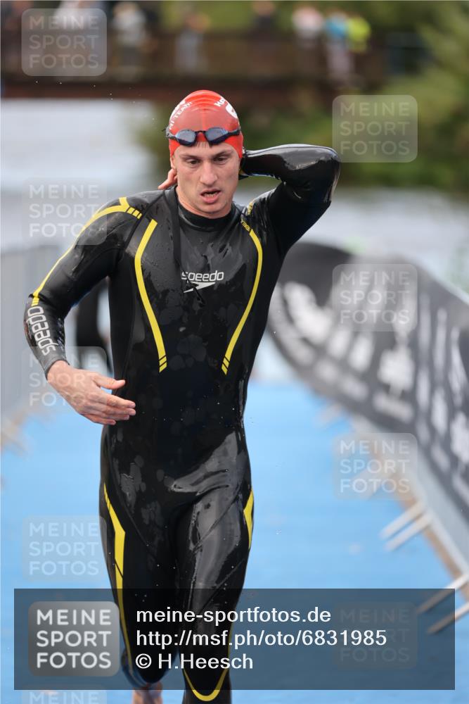25.08.2024 - Elbe Triathlon Hamburg H.Heesch http://msf.ph/oto/6831985 25.08.2024 08:30:20 Schwimmen 37, 82 meine-sportfotos.de