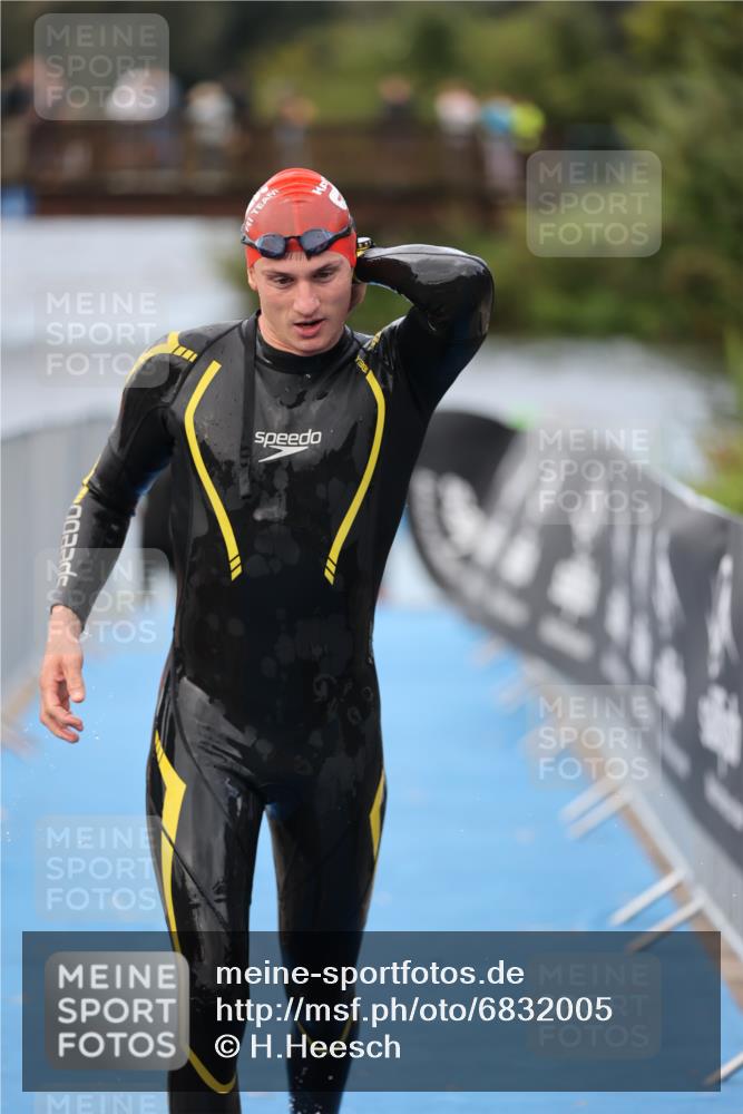 25.08.2024 - Elbe Triathlon Hamburg H.Heesch http://msf.ph/oto/6832005 25.08.2024 08:30:20 Schwimmen 37, 82 meine-sportfotos.de