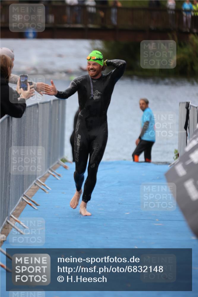 25.08.2024 - Elbe Triathlon Hamburg H.Heesch http://msf.ph/oto/6832148 25.08.2024 08:30:50 Schwimmen 106 meine-sportfotos.de