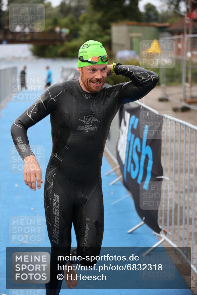 25.08.2024 - Elbe Triathlon Hamburg H.Heesch http://msf.ph/oto/6832318 25.08.2024 08:30:54 Schwimmen 106 meine-sportfotos.de