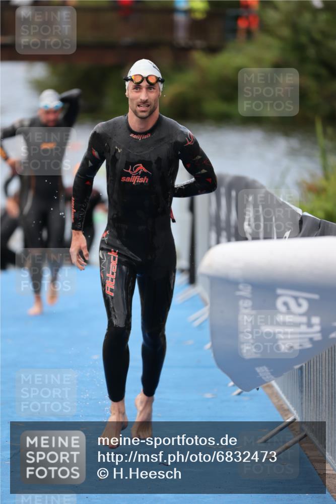 25.08.2024 - Elbe Triathlon Hamburg H.Heesch http://msf.ph/oto/6832473 25.08.2024 08:31:45 Schwimmen 34, 38, 40, 71, 75, 81, 89, 92, 100 meine-sportfotos.de