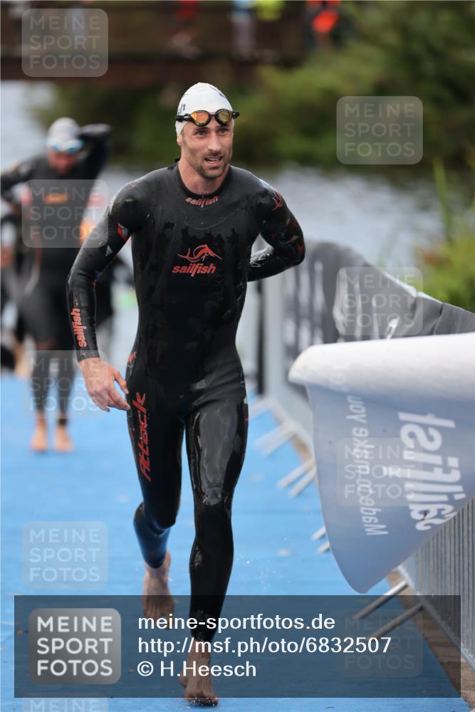 25.08.2024 - Elbe Triathlon Hamburg H.Heesch http://msf.ph/oto/6832507 25.08.2024 08:31:45 Schwimmen 34, 38, 40, 71, 75, 81, 89, 92, 100 meine-sportfotos.de