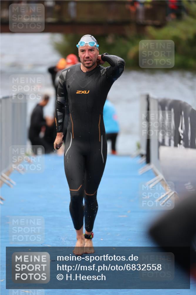 25.08.2024 - Elbe Triathlon Hamburg H.Heesch http://msf.ph/oto/6832558 25.08.2024 08:31:48 Schwimmen 34, 40, 71, 75, 81, 89, 92, 100 meine-sportfotos.de