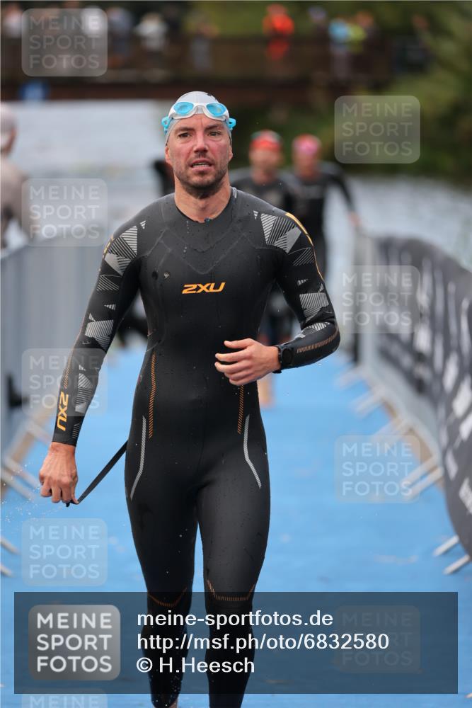 25.08.2024 - Elbe Triathlon Hamburg H.Heesch http://msf.ph/oto/6832580 25.08.2024 08:31:49 Schwimmen 34, 40, 71, 75, 81, 89, 92, 100 meine-sportfotos.de