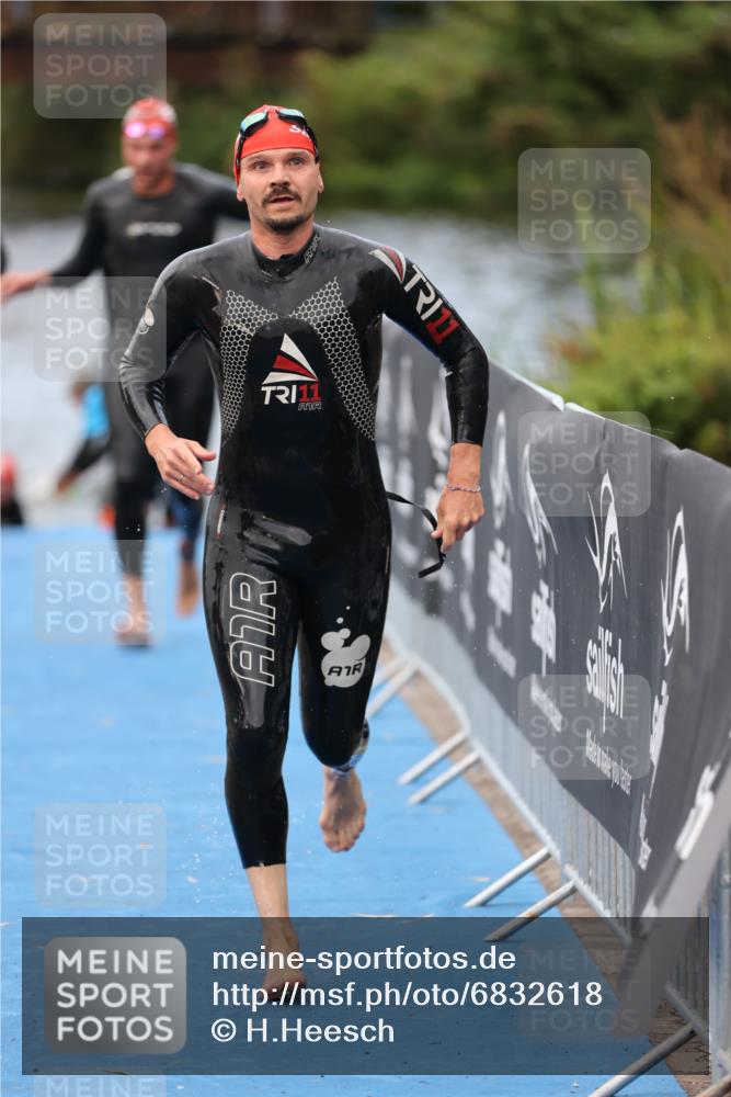 25.08.2024 - Elbe Triathlon Hamburg H.Heesch http://msf.ph/oto/6832618 25.08.2024 08:31:52 Schwimmen 34, 40, 71, 75, 81, 89, 92, 100 meine-sportfotos.de