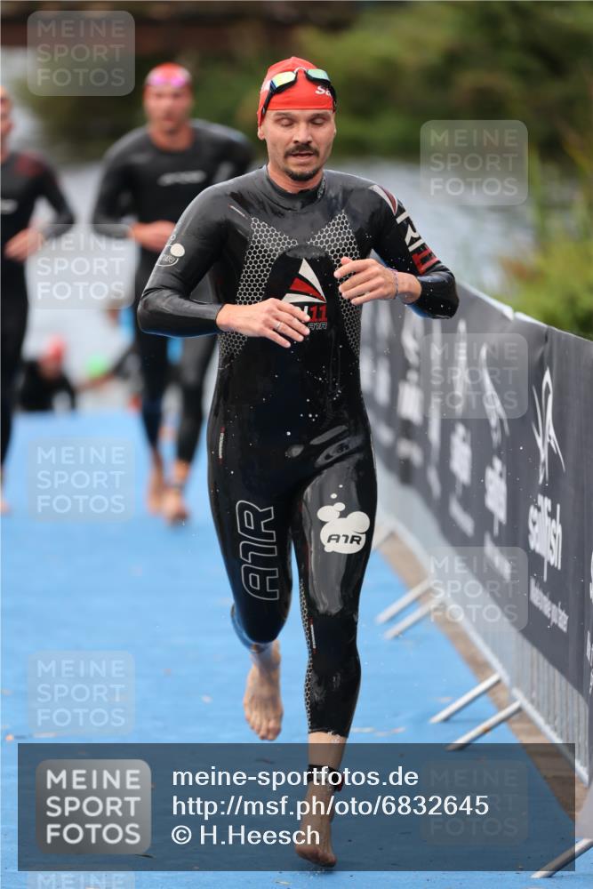 25.08.2024 - Elbe Triathlon Hamburg H.Heesch http://msf.ph/oto/6832645 25.08.2024 08:31:52 Schwimmen 34, 40, 71, 75, 81, 89, 92, 100 meine-sportfotos.de