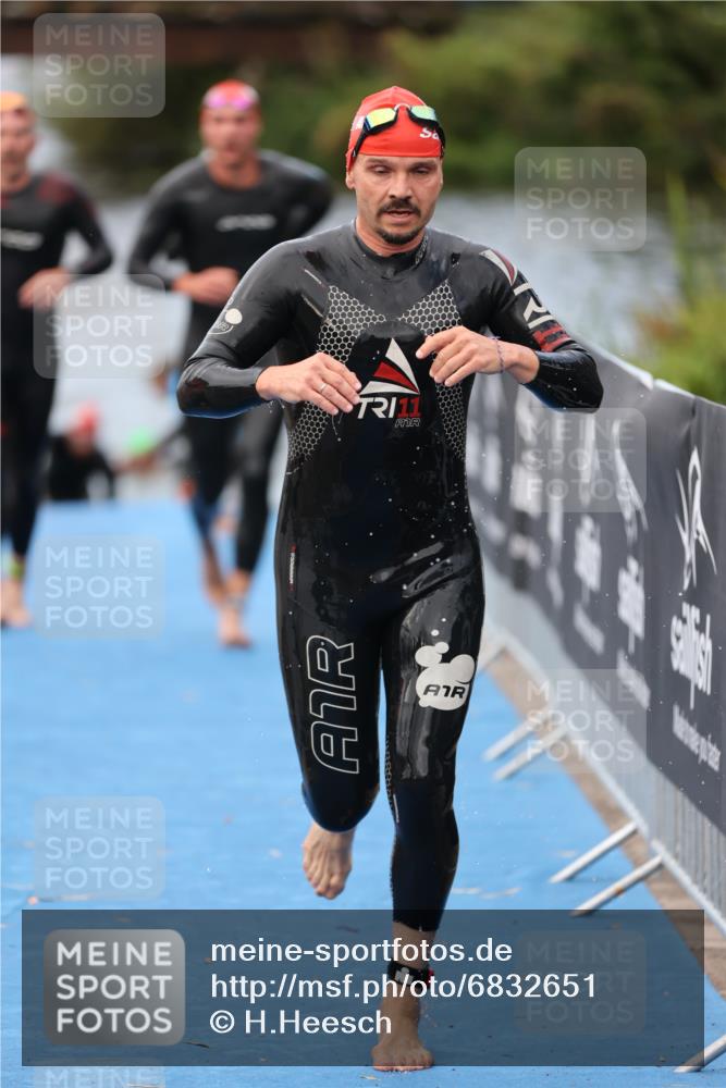 25.08.2024 - Elbe Triathlon Hamburg H.Heesch http://msf.ph/oto/6832651 25.08.2024 08:31:52 Schwimmen 34, 40, 71, 75, 81, 89, 92, 100 meine-sportfotos.de