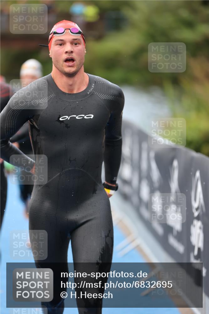 25.08.2024 - Elbe Triathlon Hamburg H.Heesch http://msf.ph/oto/6832695 25.08.2024 08:31:56 Schwimmen 34, 39, 40, 71, 75, 81, 89, 92, 100 meine-sportfotos.de