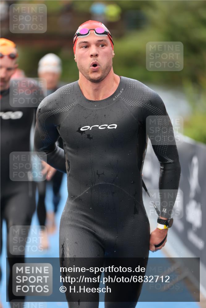 25.08.2024 - Elbe Triathlon Hamburg H.Heesch http://msf.ph/oto/6832712 25.08.2024 08:31:56 Schwimmen 34, 39, 40, 71, 75, 81, 89, 92, 100 meine-sportfotos.de