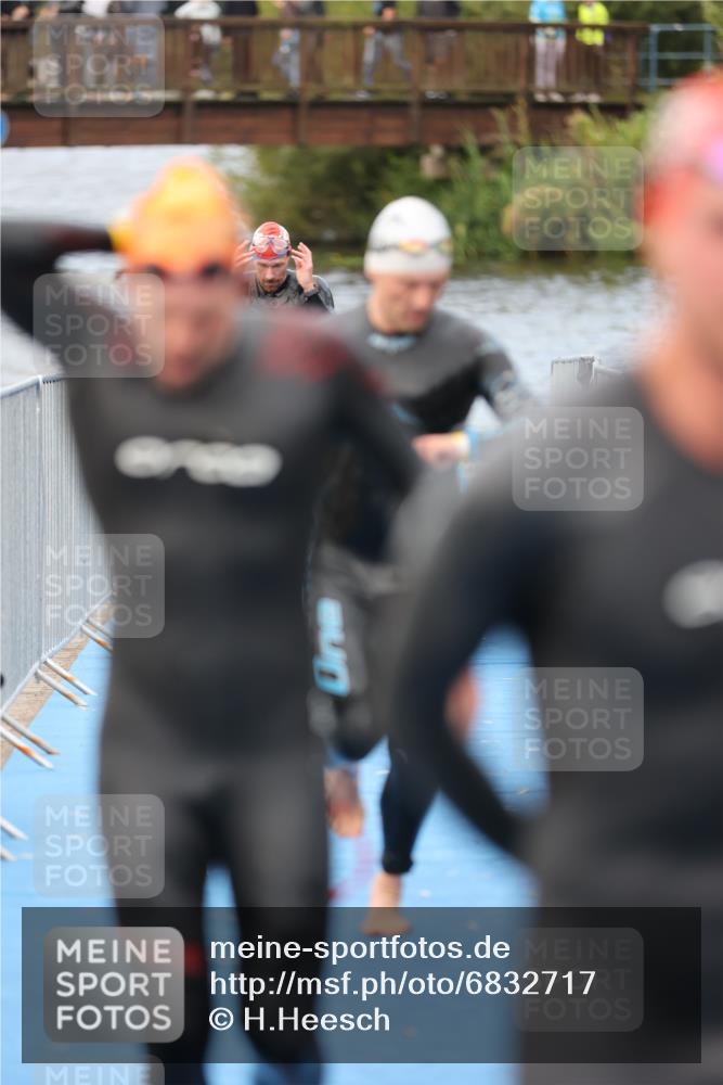 25.08.2024 - Elbe Triathlon Hamburg H.Heesch http://msf.ph/oto/6832717 25.08.2024 08:31:56 Schwimmen 34, 39, 40, 71, 75, 81, 89, 92, 100 meine-sportfotos.de