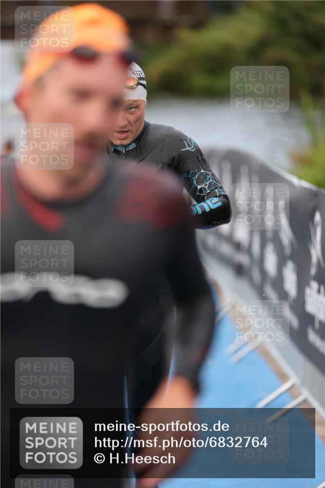25.08.2024 - Elbe Triathlon Hamburg H.Heesch http://msf.ph/oto/6832764 25.08.2024 08:31:58 Schwimmen 34, 39, 40, 71, 75, 81, 89, 92, 100 meine-sportfotos.de