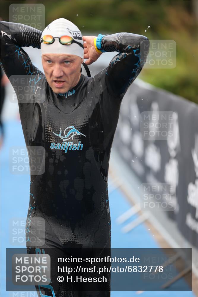25.08.2024 - Elbe Triathlon Hamburg H.Heesch http://msf.ph/oto/6832778 25.08.2024 08:31:59 Schwimmen 34, 39, 40, 71, 75, 81, 89, 92, 100 meine-sportfotos.de