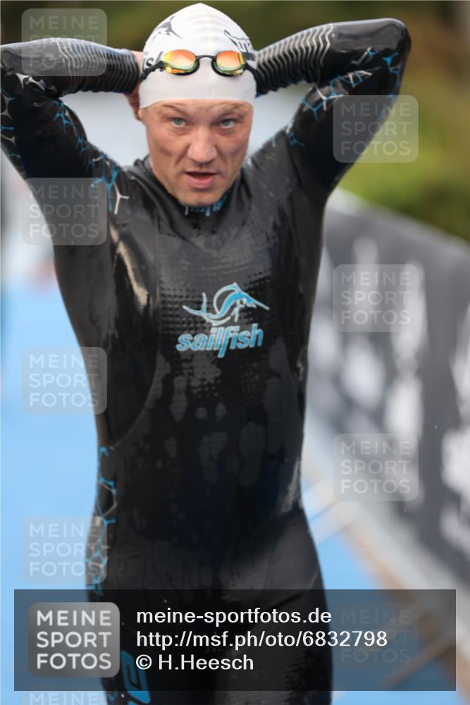 25.08.2024 - Elbe Triathlon Hamburg H.Heesch http://msf.ph/oto/6832798 25.08.2024 08:31:59 Schwimmen 34, 39, 40, 71, 75, 81, 89, 92, 100 meine-sportfotos.de