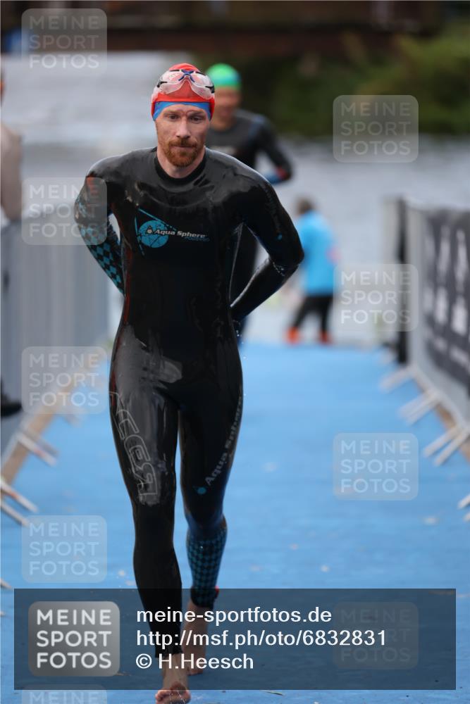 25.08.2024 - Elbe Triathlon Hamburg H.Heesch http://msf.ph/oto/6832831 25.08.2024 08:32:01 Schwimmen 34, 39, 56, 71, 75, 81, 89, 92, 100 meine-sportfotos.de