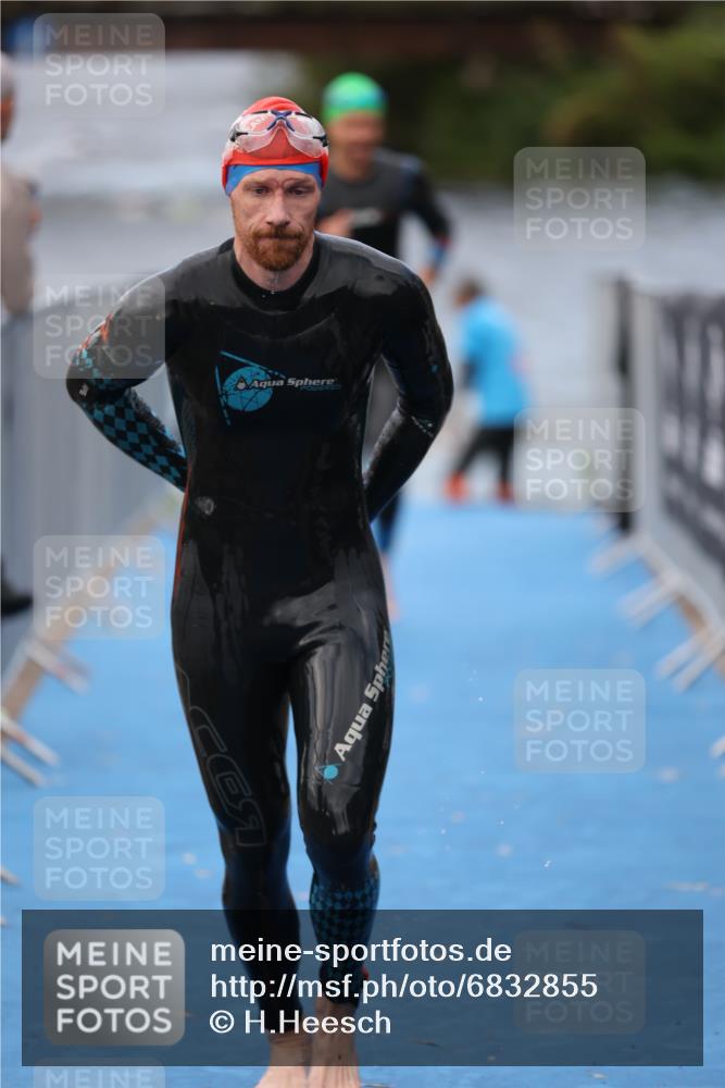 25.08.2024 - Elbe Triathlon Hamburg H.Heesch http://msf.ph/oto/6832855 25.08.2024 08:32:02 Schwimmen 34, 39, 56, 71, 75, 81, 89, 92, 100 meine-sportfotos.de