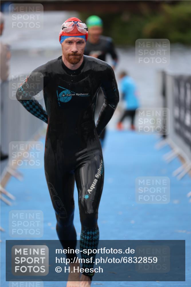 25.08.2024 - Elbe Triathlon Hamburg H.Heesch http://msf.ph/oto/6832859 25.08.2024 08:32:02 Schwimmen 34, 39, 56, 71, 75, 81, 89, 92, 100 meine-sportfotos.de