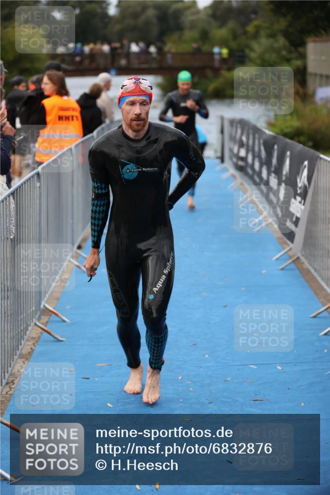 25.08.2024 - Elbe Triathlon Hamburg H.Heesch http://msf.ph/oto/6832876 25.08.2024 08:32:03 Schwimmen 34, 39, 56, 71, 75, 81, 89, 92, 100 meine-sportfotos.de