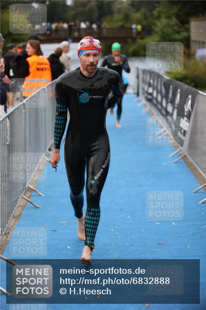25.08.2024 - Elbe Triathlon Hamburg H.Heesch http://msf.ph/oto/6832888 25.08.2024 08:32:03 Schwimmen 34, 39, 56, 71, 75, 81, 89, 92, 100 meine-sportfotos.de