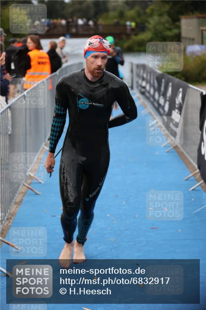 25.08.2024 - Elbe Triathlon Hamburg H.Heesch http://msf.ph/oto/6832917 25.08.2024 08:32:03 Schwimmen 34, 39, 56, 71, 75, 81, 89, 92, 100 meine-sportfotos.de