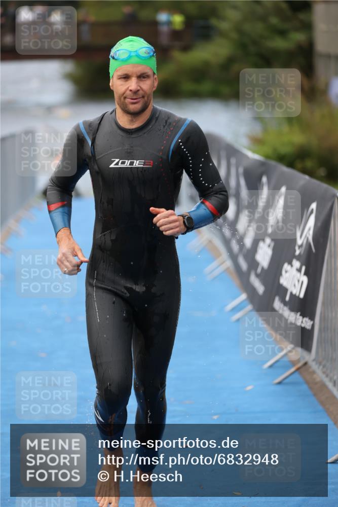 25.08.2024 - Elbe Triathlon Hamburg H.Heesch http://msf.ph/oto/6832948 25.08.2024 08:32:05 Schwimmen 34, 39, 56, 75, 81, 89, 92, 100 meine-sportfotos.de