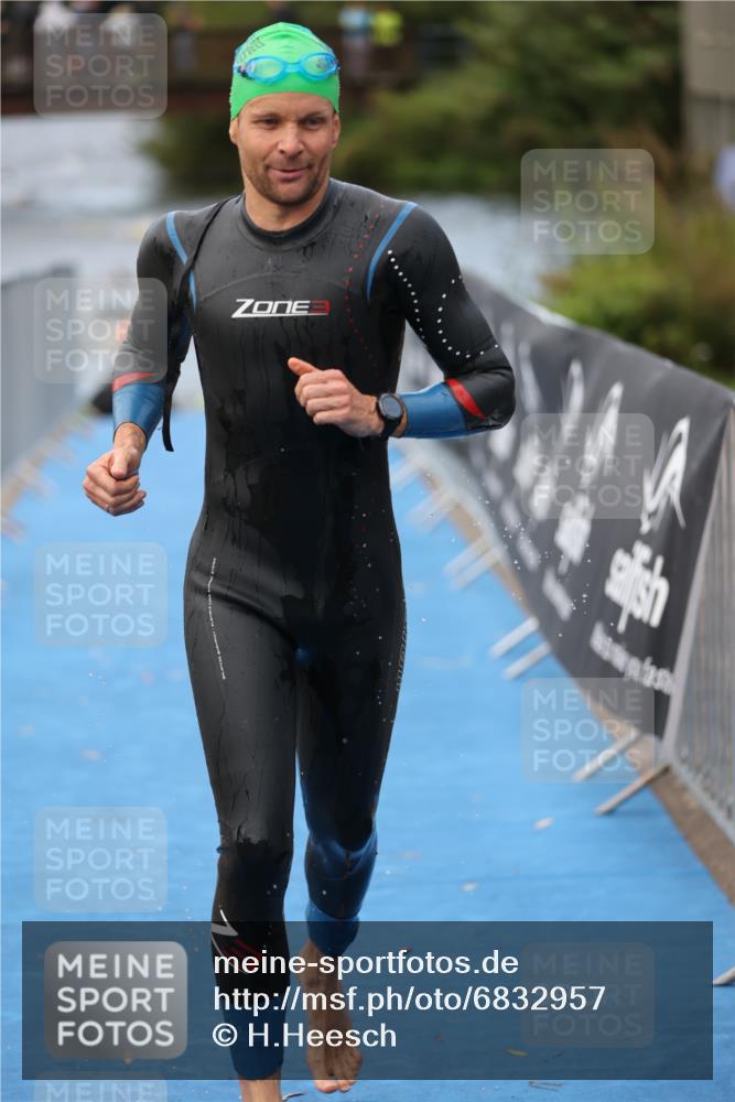 25.08.2024 - Elbe Triathlon Hamburg H.Heesch http://msf.ph/oto/6832957 25.08.2024 08:32:05 Schwimmen 34, 39, 56, 75, 81, 89, 92, 100 meine-sportfotos.de