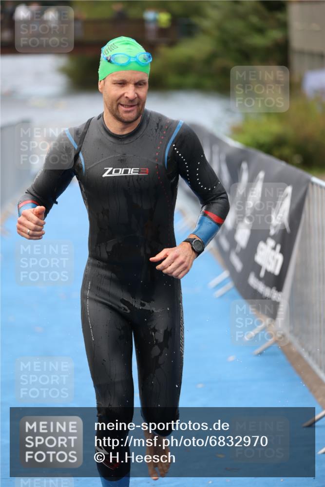 25.08.2024 - Elbe Triathlon Hamburg H.Heesch http://msf.ph/oto/6832970 25.08.2024 08:32:05 Schwimmen 34, 39, 56, 75, 81, 89, 92, 100 meine-sportfotos.de