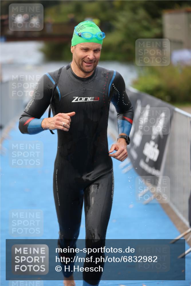 25.08.2024 - Elbe Triathlon Hamburg H.Heesch http://msf.ph/oto/6832982 25.08.2024 08:32:06 Schwimmen 34, 39, 56, 75, 81, 89, 92, 100 meine-sportfotos.de