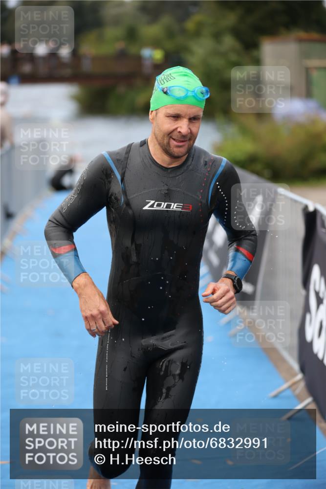 25.08.2024 - Elbe Triathlon Hamburg H.Heesch http://msf.ph/oto/6832991 25.08.2024 08:32:06 Schwimmen 34, 39, 56, 75, 81, 89, 92, 100 meine-sportfotos.de