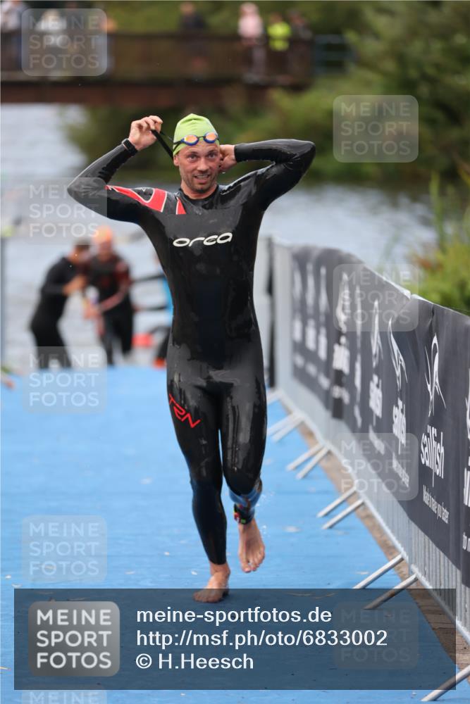 25.08.2024 - Elbe Triathlon Hamburg H.Heesch http://msf.ph/oto/6833002 25.08.2024 08:32:16 Schwimmen 34, 39, 56, 75, 76, 77, 89, 92 meine-sportfotos.de