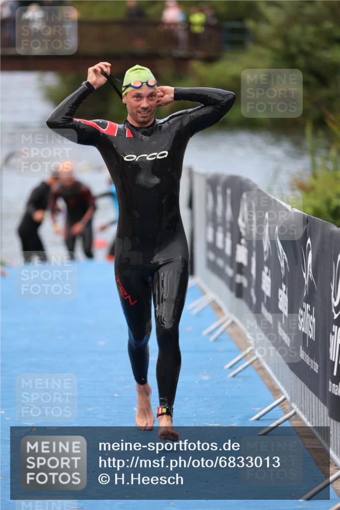 25.08.2024 - Elbe Triathlon Hamburg H.Heesch http://msf.ph/oto/6833013 25.08.2024 08:32:16 Schwimmen 34, 39, 56, 75, 76, 77, 89, 92 meine-sportfotos.de