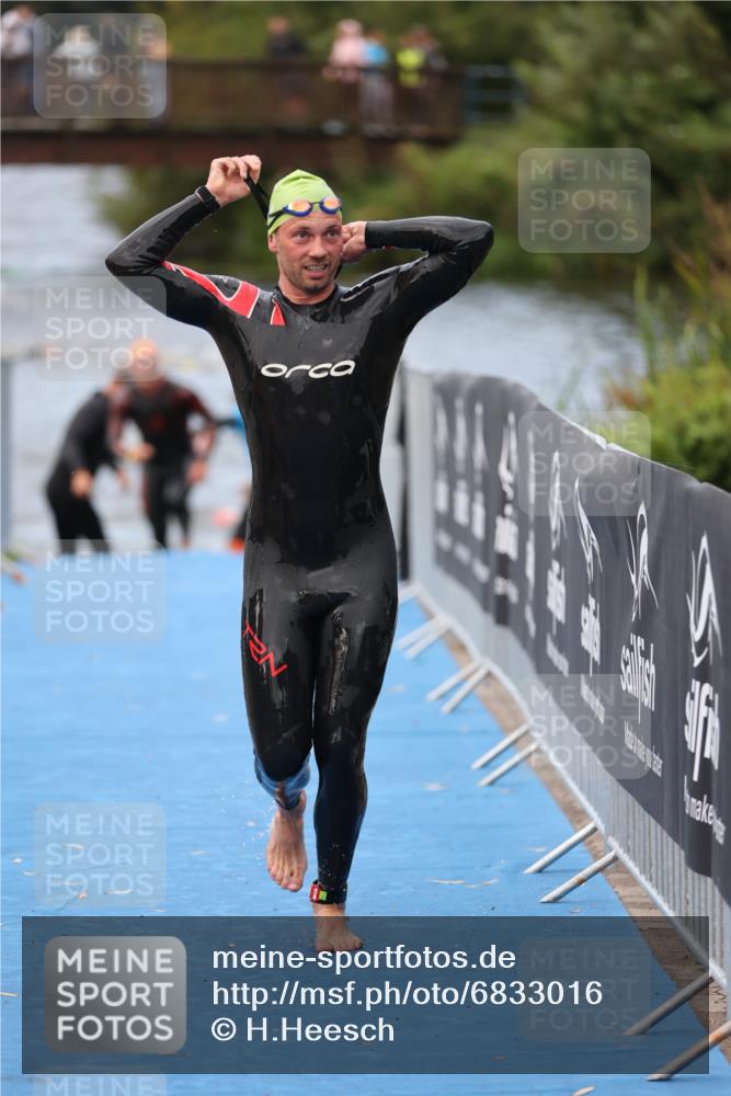 25.08.2024 - Elbe Triathlon Hamburg H.Heesch http://msf.ph/oto/6833016 25.08.2024 08:32:16 Schwimmen 34, 39, 56, 75, 76, 77, 89, 92 meine-sportfotos.de