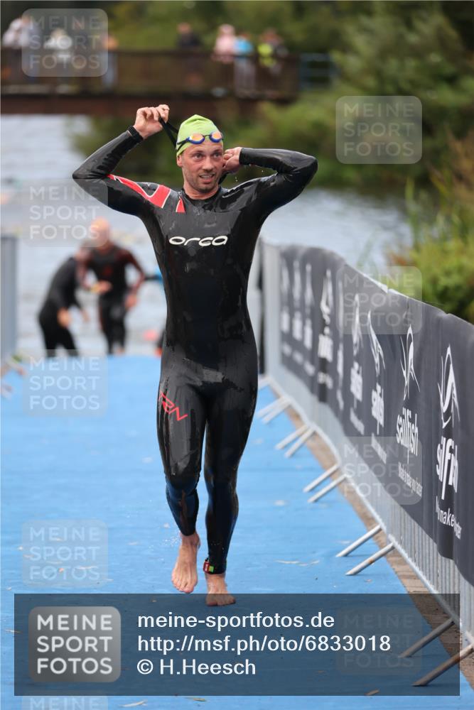 25.08.2024 - Elbe Triathlon Hamburg H.Heesch http://msf.ph/oto/6833018 25.08.2024 08:32:16 Schwimmen 34, 39, 56, 75, 76, 77, 89, 92 meine-sportfotos.de