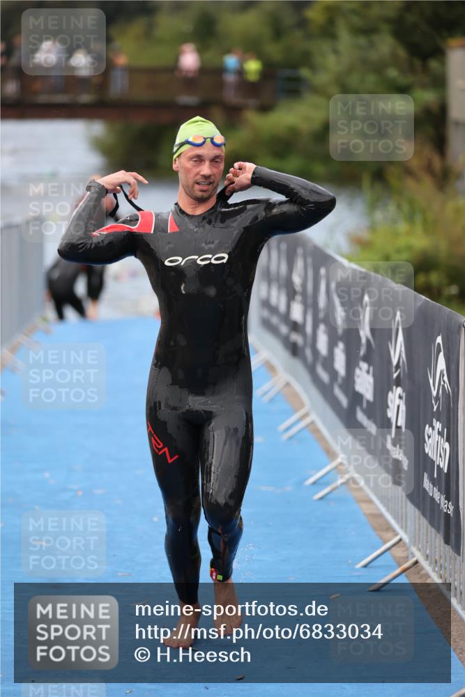 25.08.2024 - Elbe Triathlon Hamburg H.Heesch http://msf.ph/oto/6833034 25.08.2024 08:32:17 Schwimmen 34, 39, 42, 56, 75, 76, 77, 89 meine-sportfotos.de