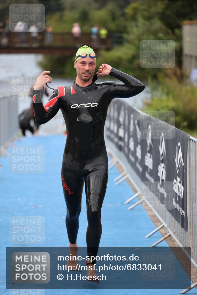 25.08.2024 - Elbe Triathlon Hamburg H.Heesch http://msf.ph/oto/6833041 25.08.2024 08:32:17 Schwimmen 34, 39, 42, 56, 75, 76, 77, 89 meine-sportfotos.de