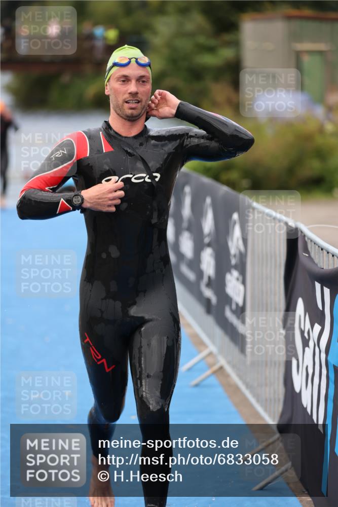 25.08.2024 - Elbe Triathlon Hamburg H.Heesch http://msf.ph/oto/6833058 25.08.2024 08:32:18 Schwimmen 39, 42, 56, 75, 76, 77, 89 meine-sportfotos.de
