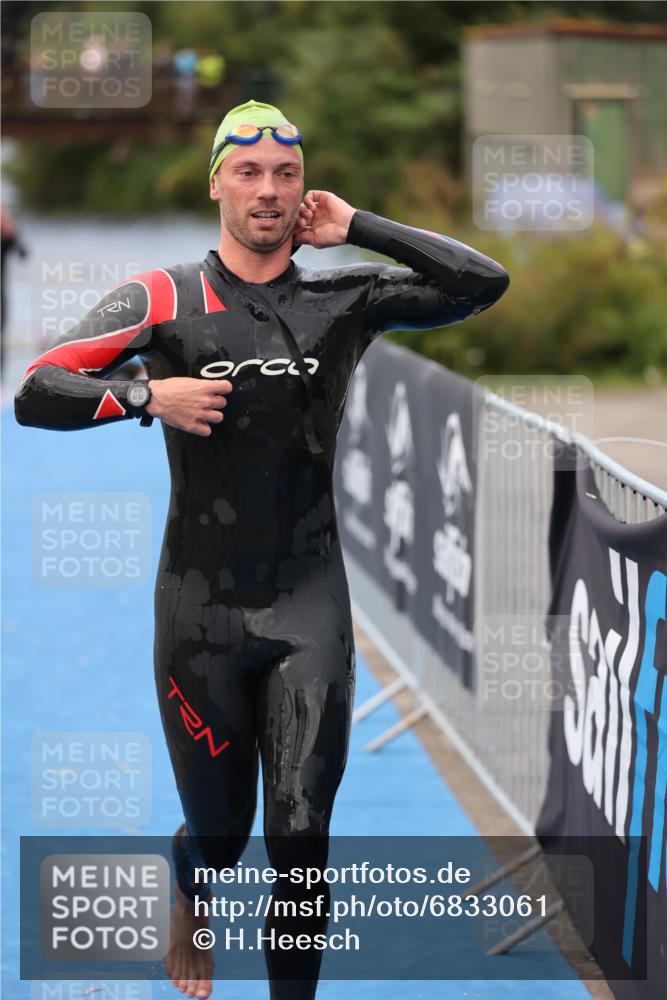 25.08.2024 - Elbe Triathlon Hamburg H.Heesch http://msf.ph/oto/6833061 25.08.2024 08:32:18 Schwimmen 39, 42, 56, 75, 76, 77, 89 meine-sportfotos.de