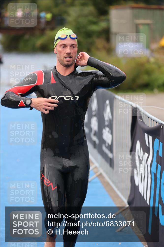 25.08.2024 - Elbe Triathlon Hamburg H.Heesch http://msf.ph/oto/6833071 25.08.2024 08:32:18 Schwimmen 39, 42, 56, 75, 76, 77, 89 meine-sportfotos.de