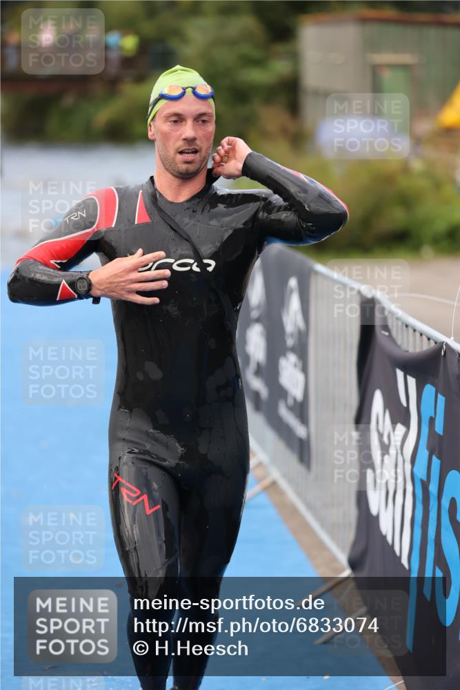 25.08.2024 - Elbe Triathlon Hamburg H.Heesch http://msf.ph/oto/6833074 25.08.2024 08:32:18 Schwimmen 39, 42, 56, 75, 76, 77, 89 meine-sportfotos.de