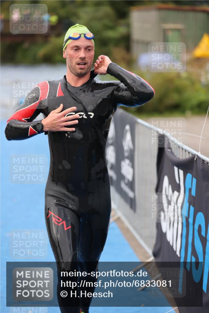 25.08.2024 - Elbe Triathlon Hamburg H.Heesch http://msf.ph/oto/6833081 25.08.2024 08:32:18 Schwimmen 39, 42, 56, 75, 76, 77, 89 meine-sportfotos.de