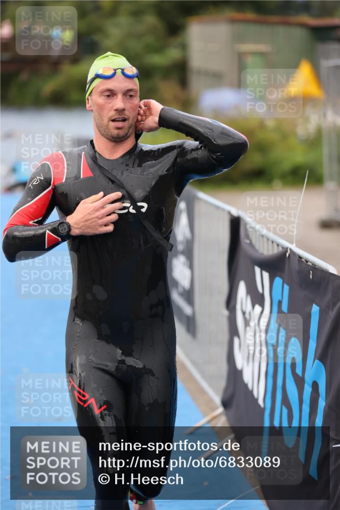 25.08.2024 - Elbe Triathlon Hamburg H.Heesch http://msf.ph/oto/6833089 25.08.2024 08:32:18 Schwimmen 39, 42, 56, 75, 76, 77, 89 meine-sportfotos.de