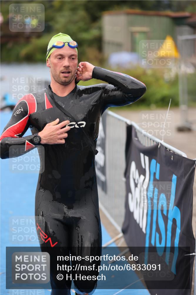 25.08.2024 - Elbe Triathlon Hamburg H.Heesch http://msf.ph/oto/6833091 25.08.2024 08:32:18 Schwimmen 39, 42, 56, 75, 76, 77, 89 meine-sportfotos.de