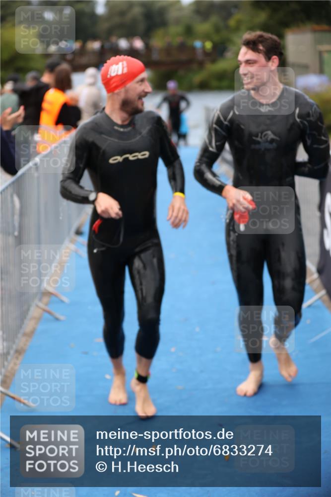 25.08.2024 - Elbe Triathlon Hamburg H.Heesch http://msf.ph/oto/6833274 25.08.2024 08:32:32 Schwimmen 42, 56, 76, 77, 91 meine-sportfotos.de