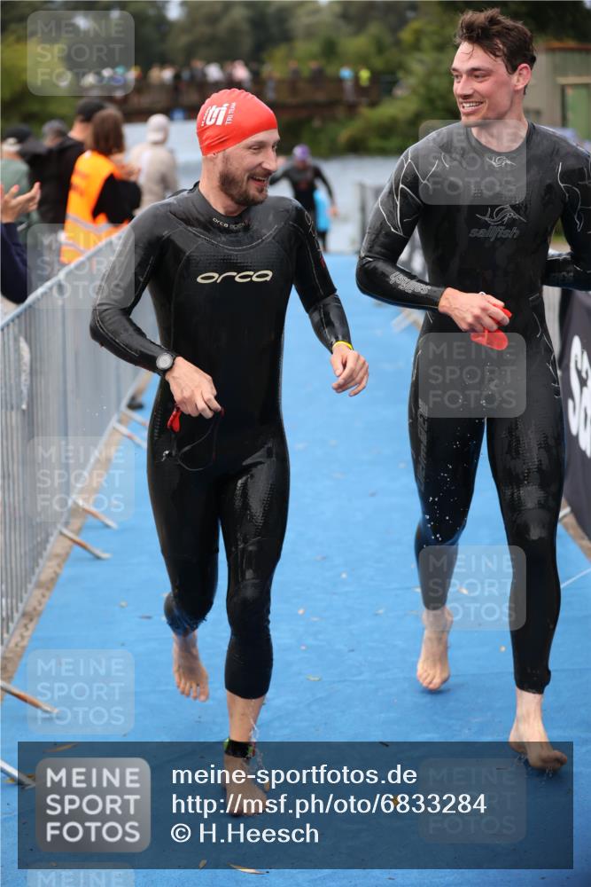 25.08.2024 - Elbe Triathlon Hamburg H.Heesch http://msf.ph/oto/6833284 25.08.2024 08:32:32 Schwimmen 42, 56, 76, 77, 91 meine-sportfotos.de