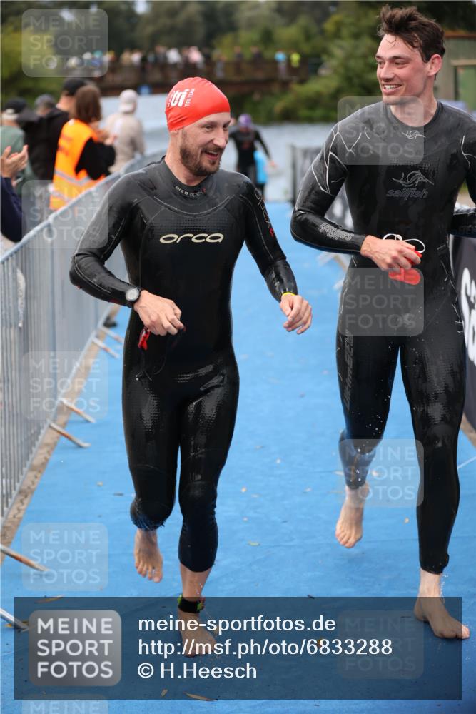 25.08.2024 - Elbe Triathlon Hamburg H.Heesch http://msf.ph/oto/6833288 25.08.2024 08:32:32 Schwimmen 42, 56, 76, 77, 91 meine-sportfotos.de