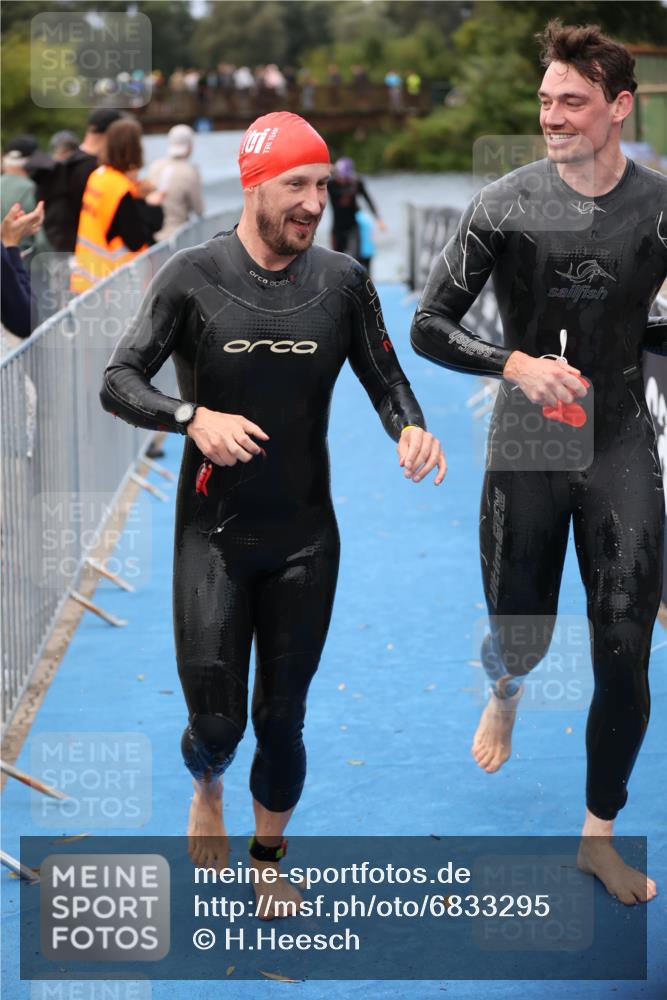 25.08.2024 - Elbe Triathlon Hamburg H.Heesch http://msf.ph/oto/6833295 25.08.2024 08:32:32 Schwimmen 42, 56, 76, 77, 91 meine-sportfotos.de