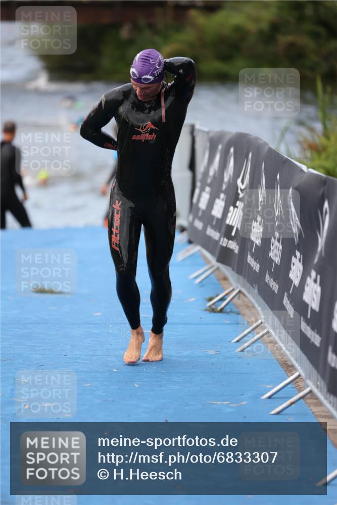 25.08.2024 - Elbe Triathlon Hamburg H.Heesch http://msf.ph/oto/6833307 25.08.2024 08:32:35 Schwimmen 42, 56, 76, 77, 91 meine-sportfotos.de