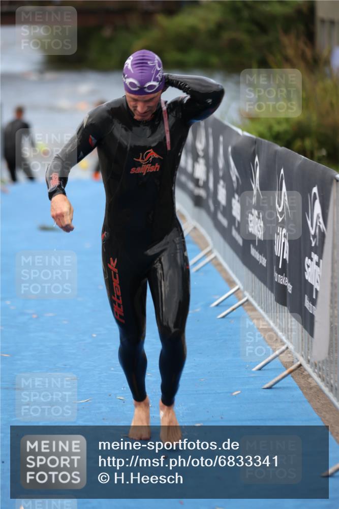 25.08.2024 - Elbe Triathlon Hamburg H.Heesch http://msf.ph/oto/6833341 25.08.2024 08:32:37 Schwimmen 42, 76, 77, 91 meine-sportfotos.de